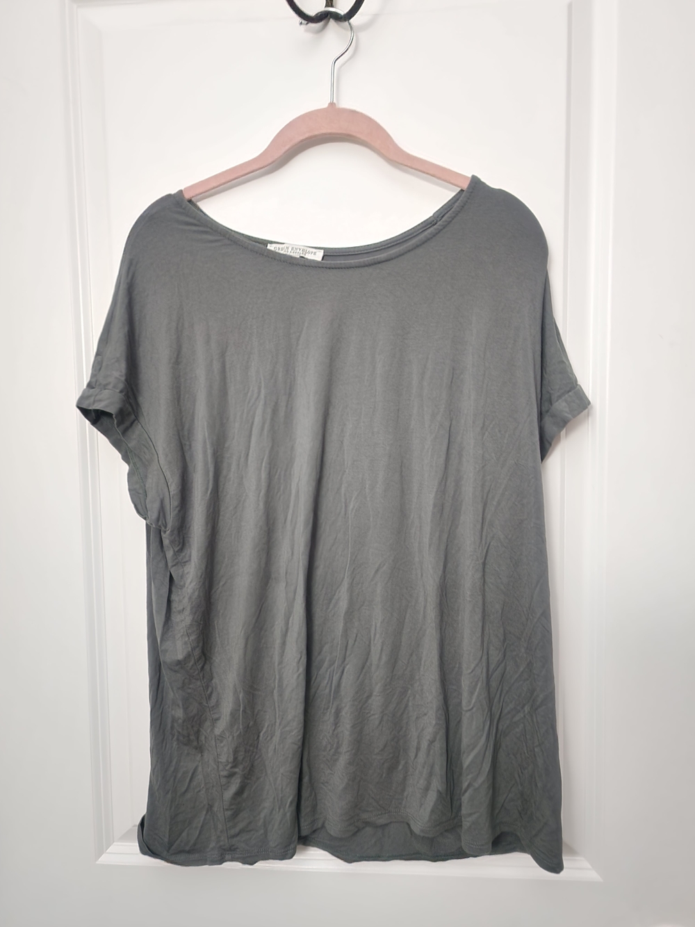 5/$30 Green  Relaxed Scoop Neck Tee
